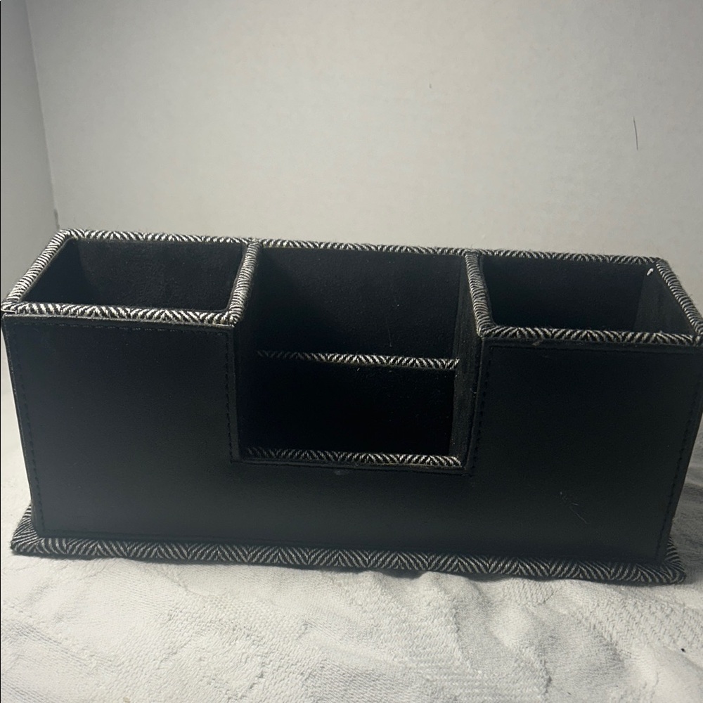 Heritage Black Case with White Trim 11 inch wide